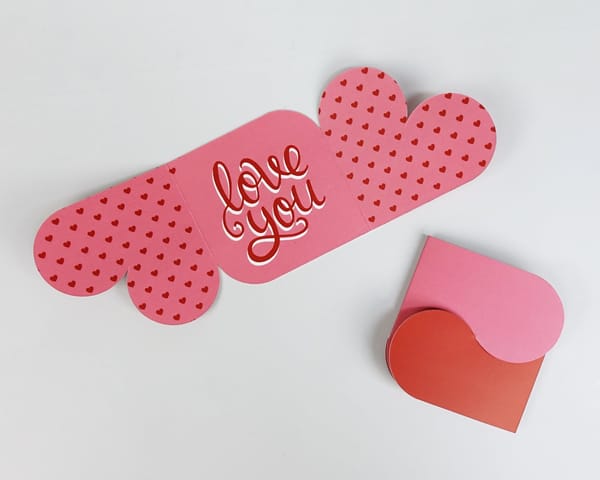 Folleto tríptico forma corazón